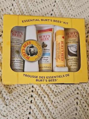 Burt's Bees Travel Bath & Body Gift Set - Yellow